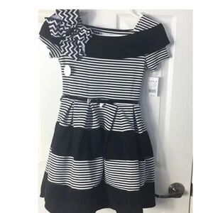 KNIT WORKS Skater Dress W/Bow Sz 10 Black Striped